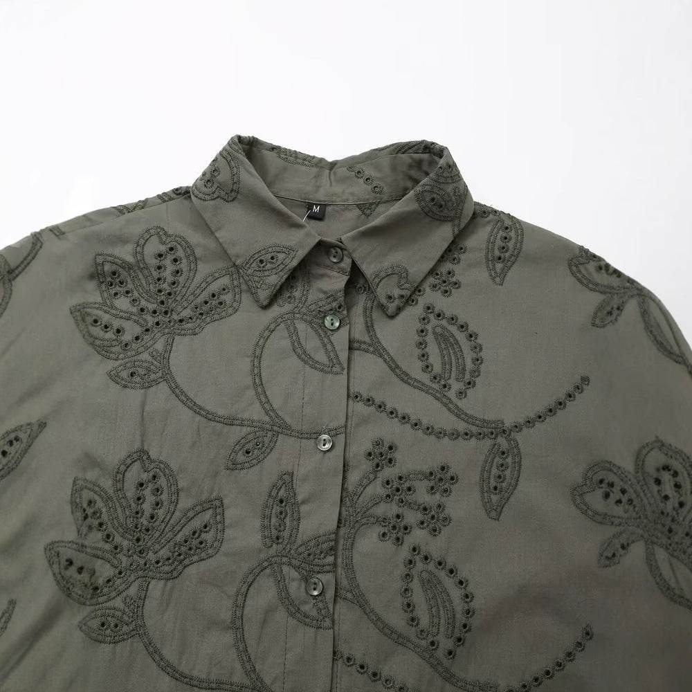 Simple and versatile loose embroidered shirt for women | MuddyStock Originals MuddyStock