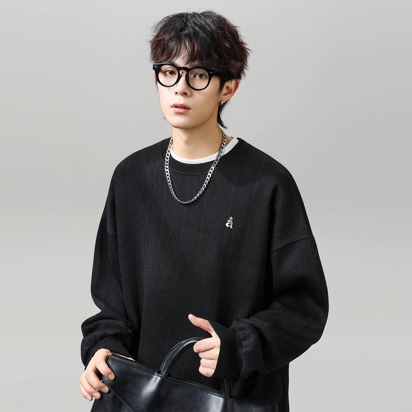 Round neck sweatshirt with embroidered for men | MuddyStock Originals MuddyStock