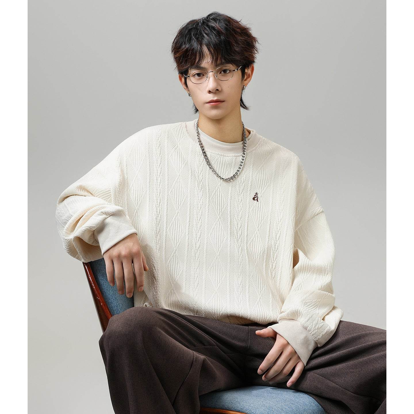Round neck sweatshirt with embroidered for men | MuddyStock Originals MuddyStock